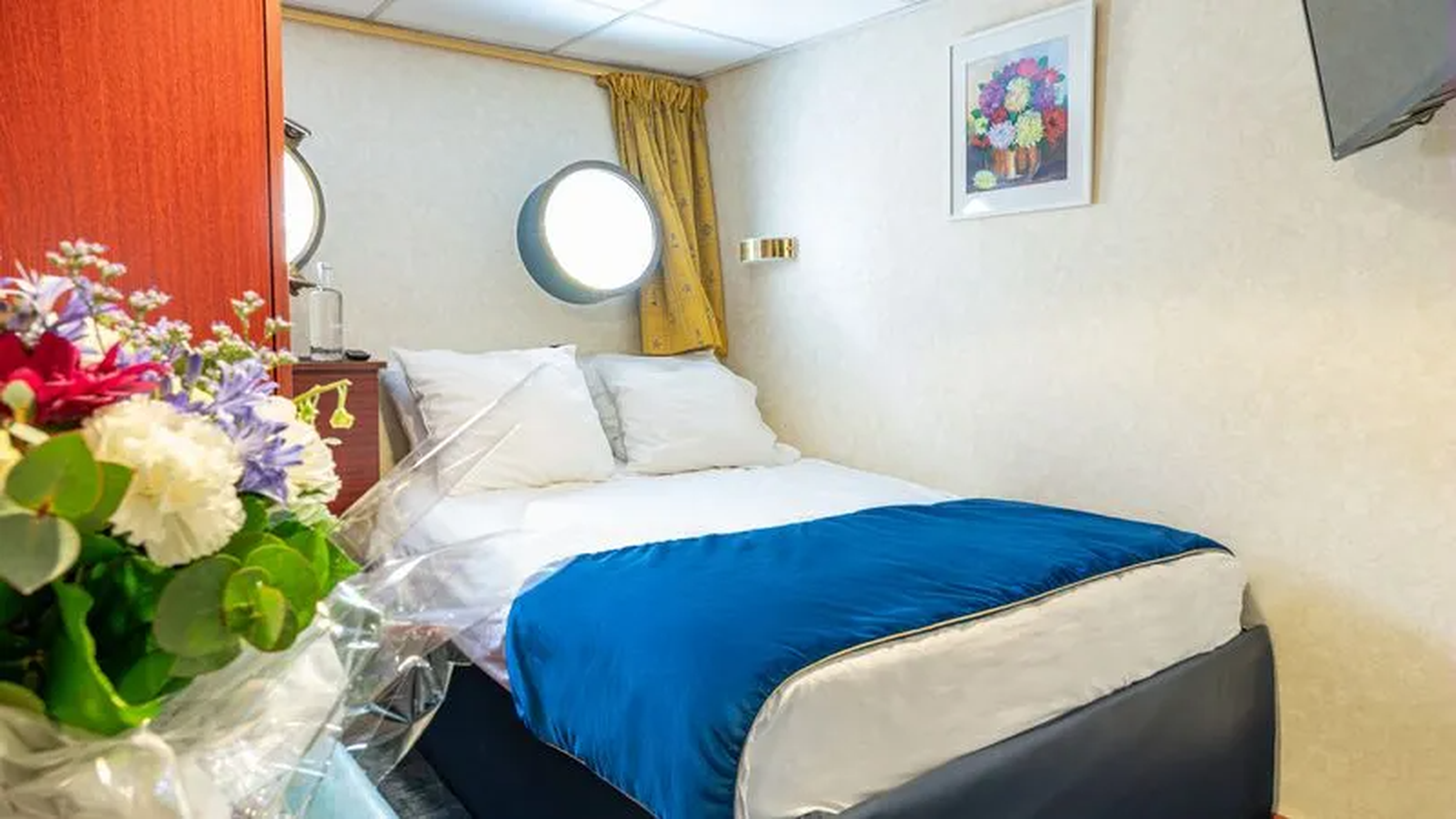 UPPER DECK 1 QUEEN BED CAT B-[B_DBL_PS]