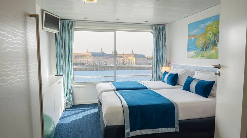 UPPER DECK 2 SEPARABLE BEDS CAT B-[B_GLS_PS]