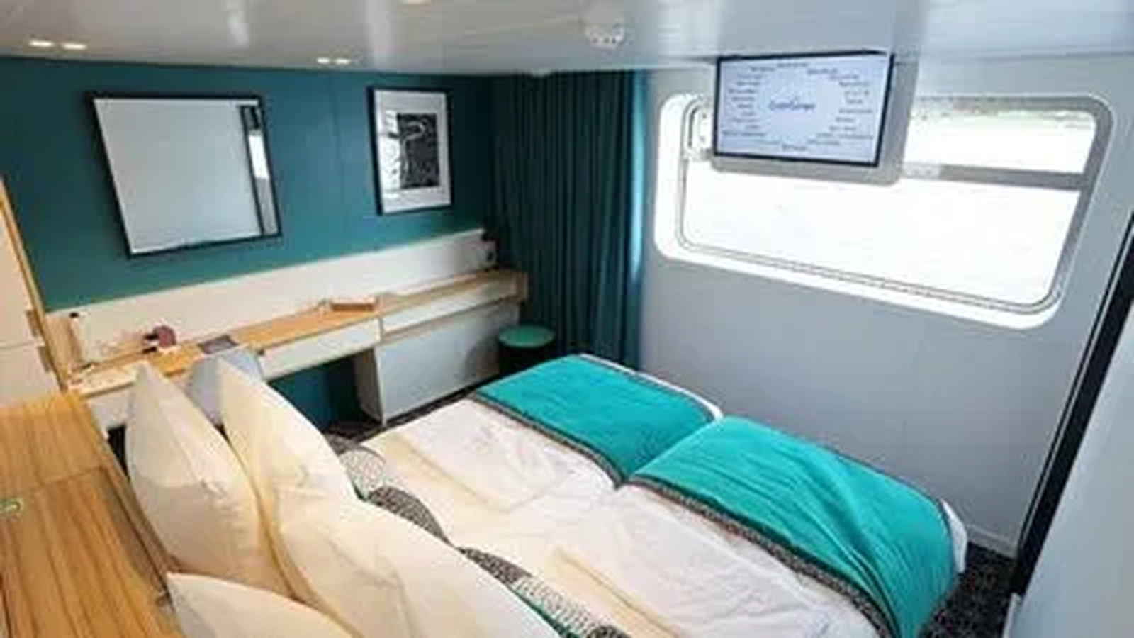 MAIN DECK 2 SEPARABLE BEDS CAT B-[B_GLS_PP]