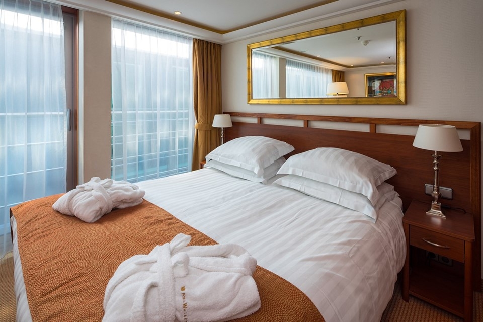 Suite, French Balcony – [S]