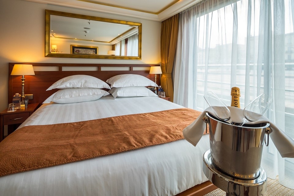 Suite, French Balcony – [S]