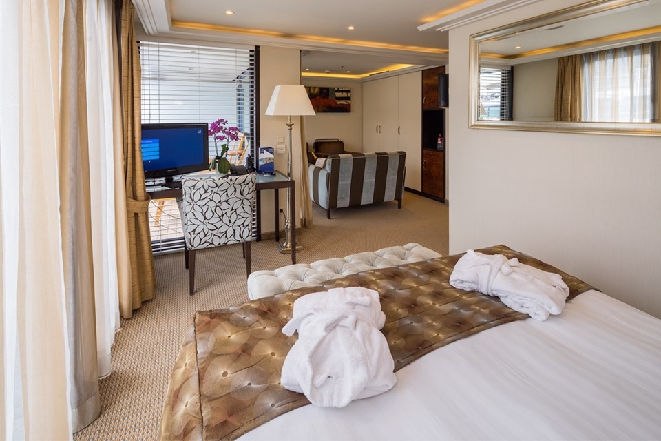 Suite – [SS]