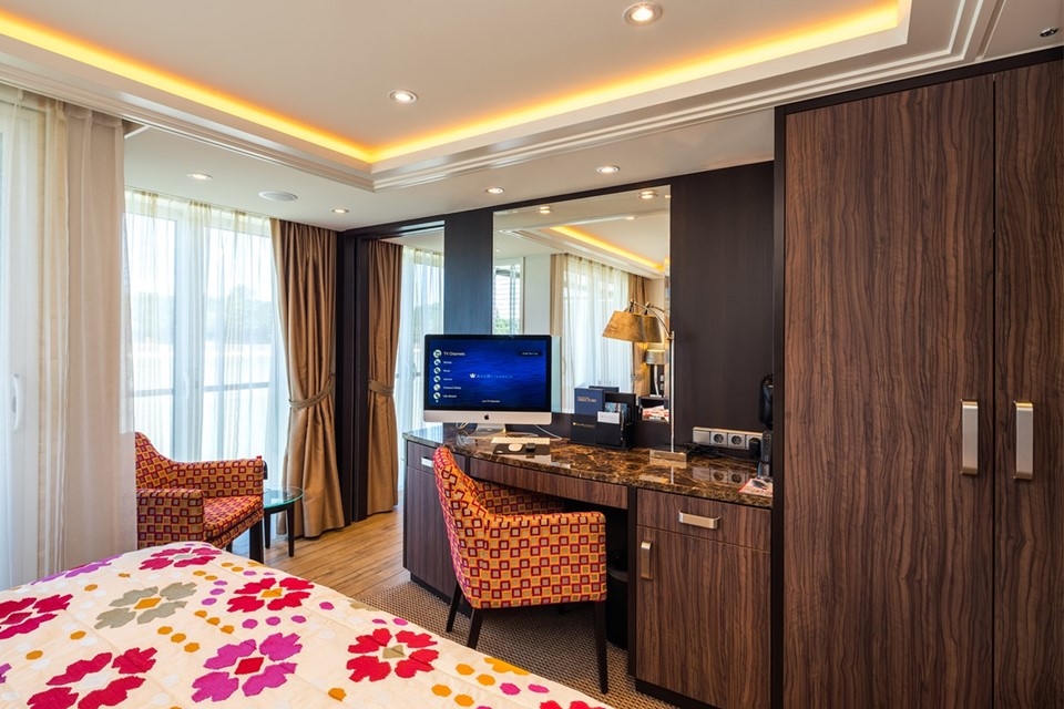 Twin Balcony – [BB]