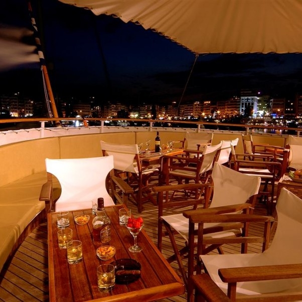 Upper Deck Outdoor Bar & Lounge Area