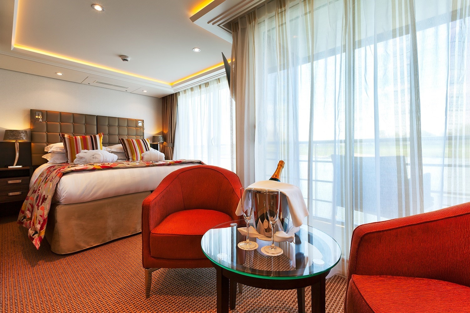 Suite – [SS]