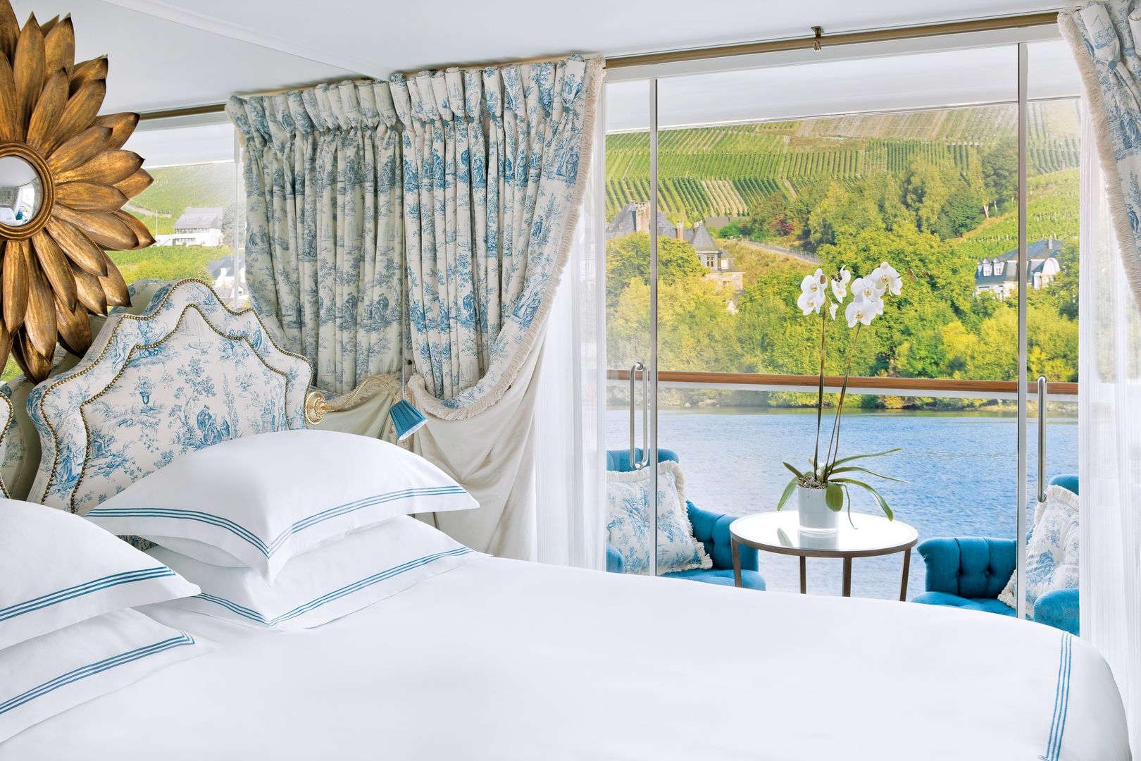 Balcony Cabin – [3]