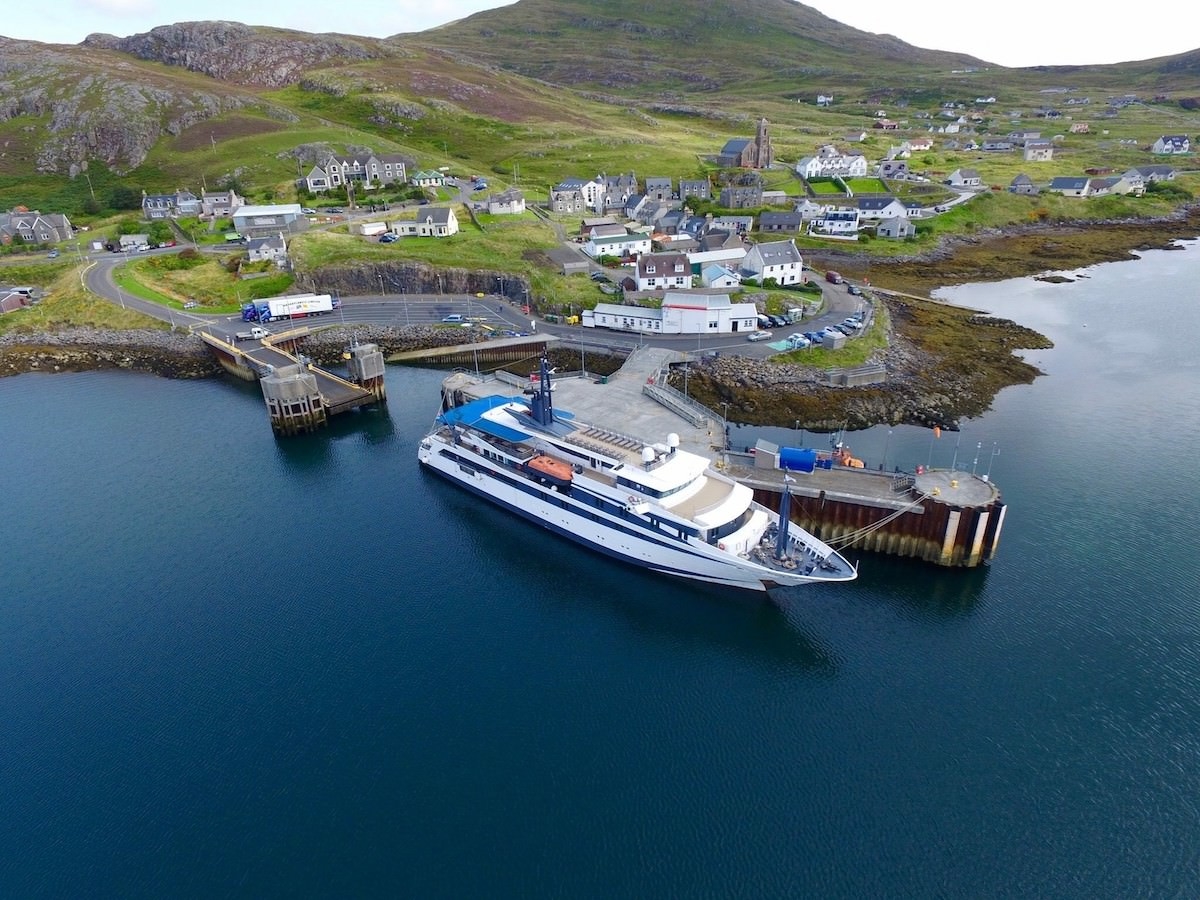 M/Y Variety Voyager