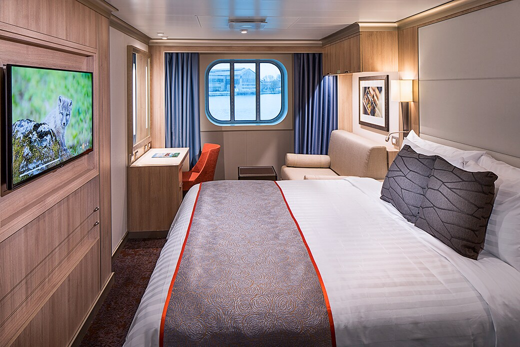 Large Oceanview Spa Stateroom – [CQ]