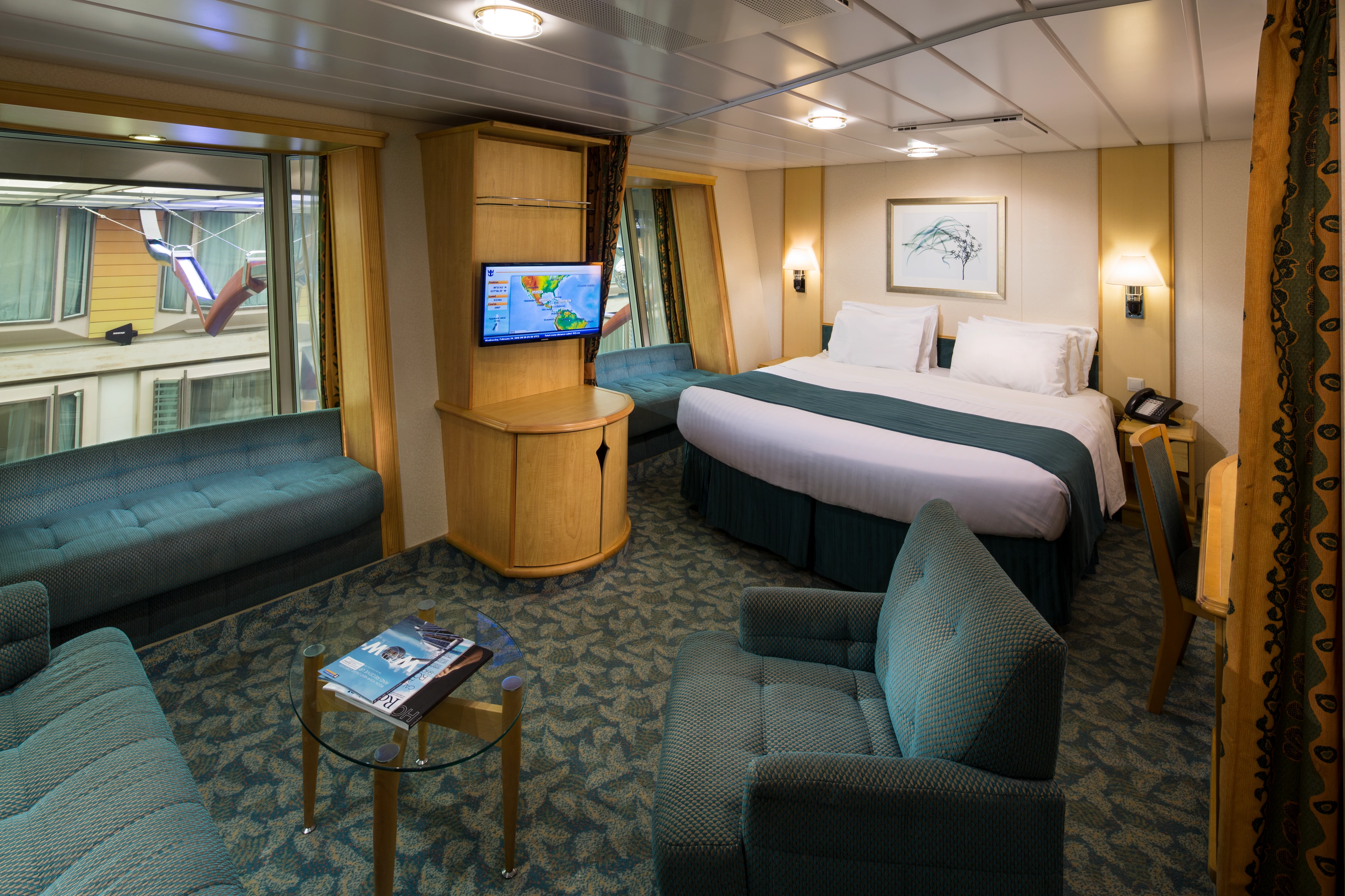 Spacious Promenade View Interior – [1Q]