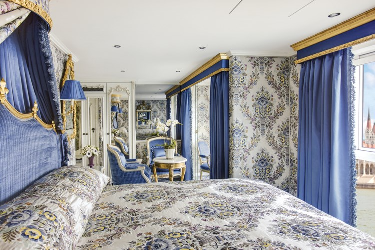 Suite – [S]