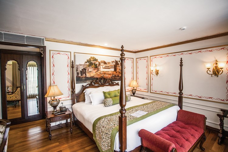 Viceroy Suite – [VS]