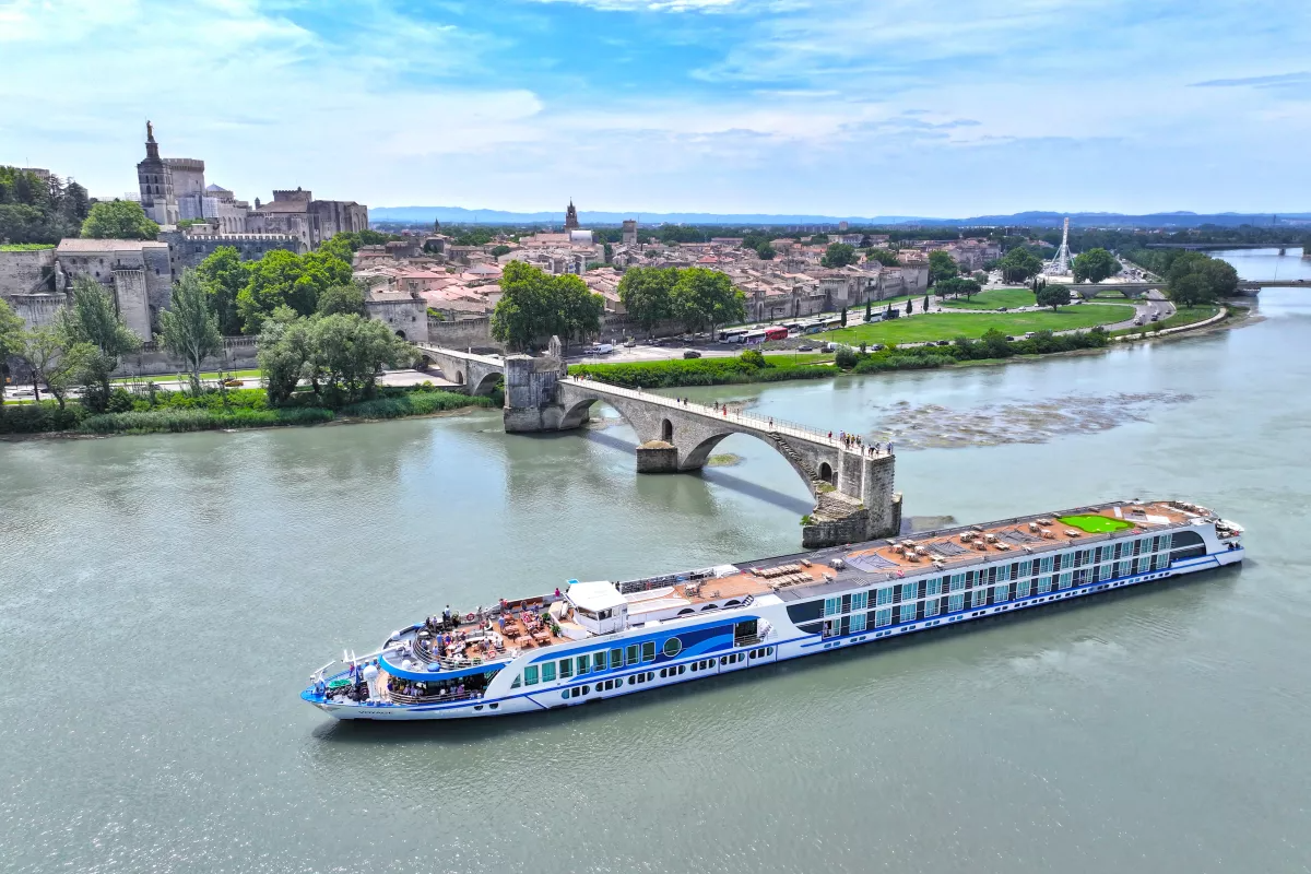 VIVA VOYAGE Images