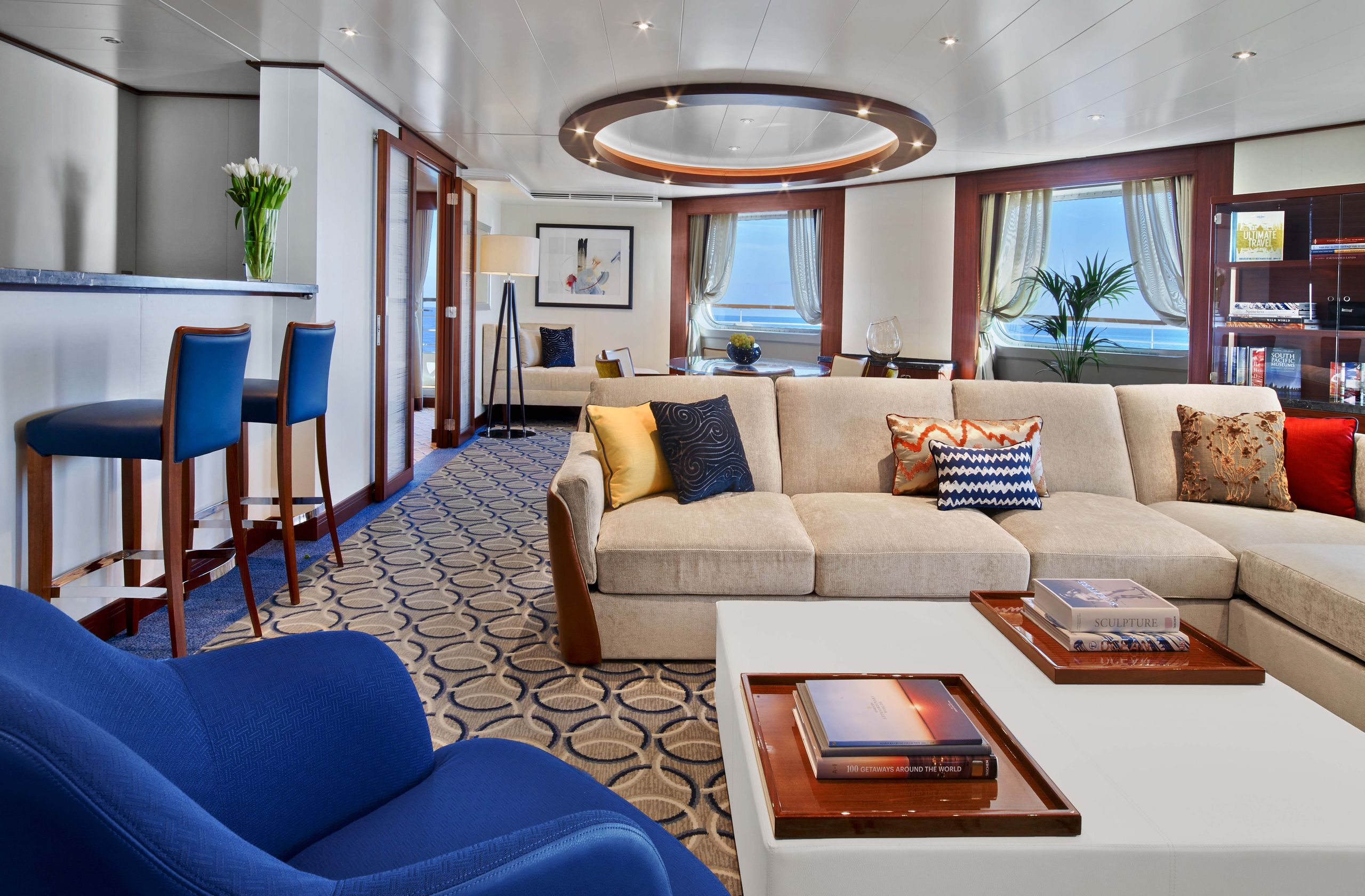 Grand Signature Suite	 – [GRSS]