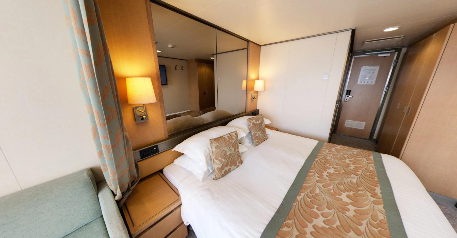 Single Balcony with Shower – [QF]