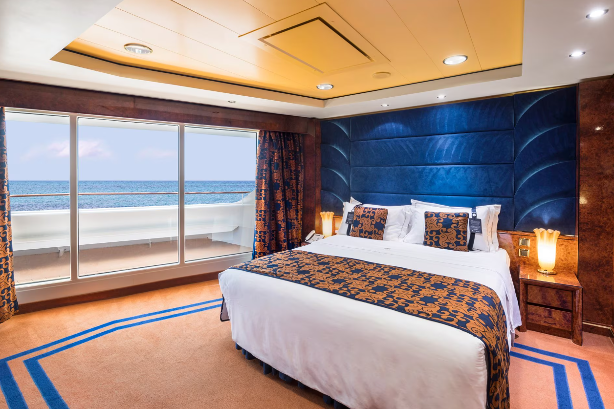 MSC YACHT CLUB EXECUTIVE & FAMILY SUITE-[YC2]