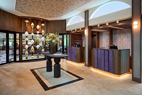 viva-beyond-lobby