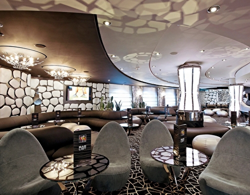 black-white-lounge