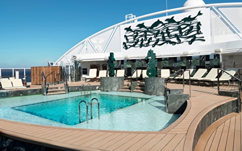 se_public_area_msc_yacht_club_05