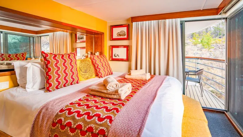 Main Deck Suite 2 Double Bed-[SU2_PP]