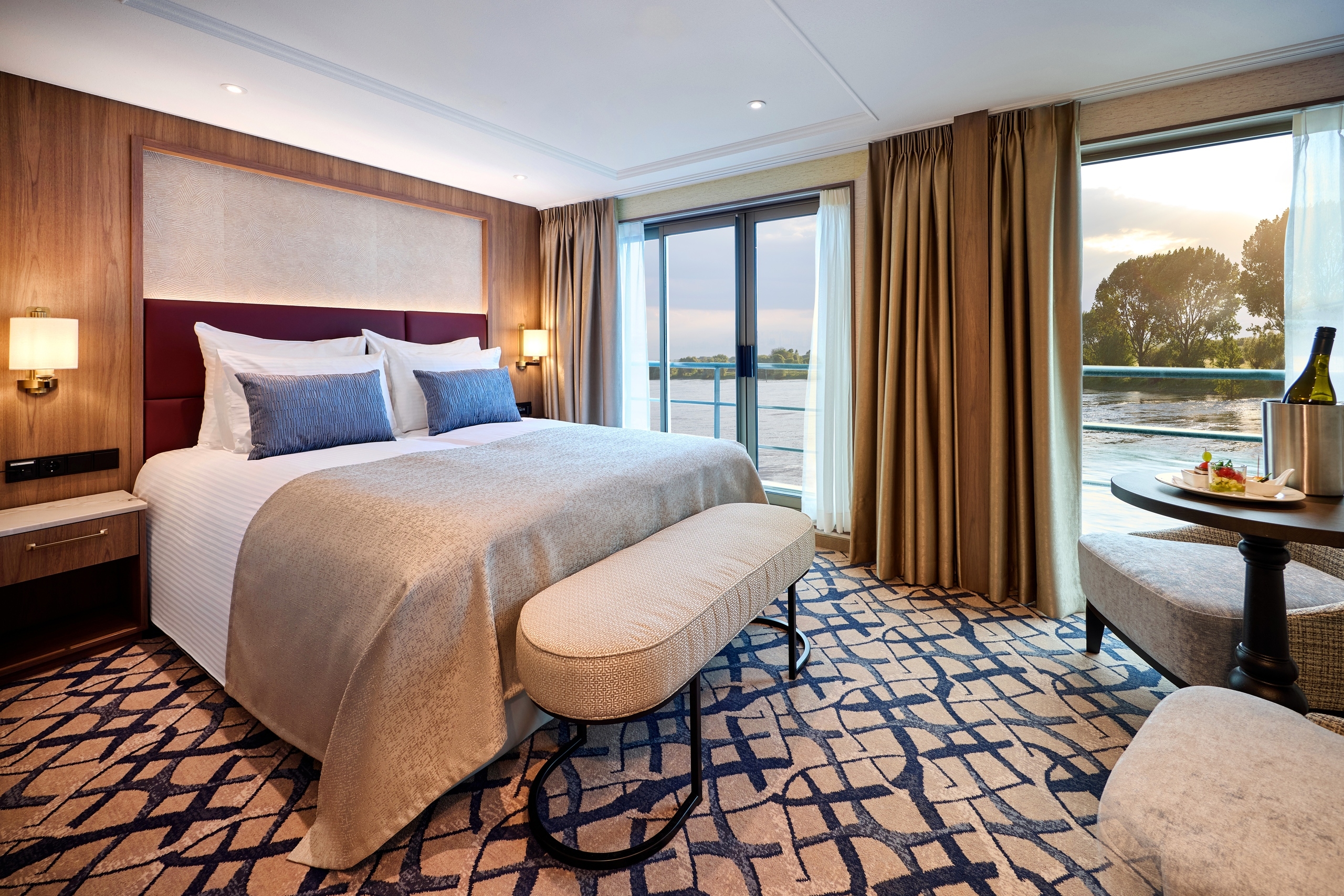 Suite – Diamond Deck-[SUD]