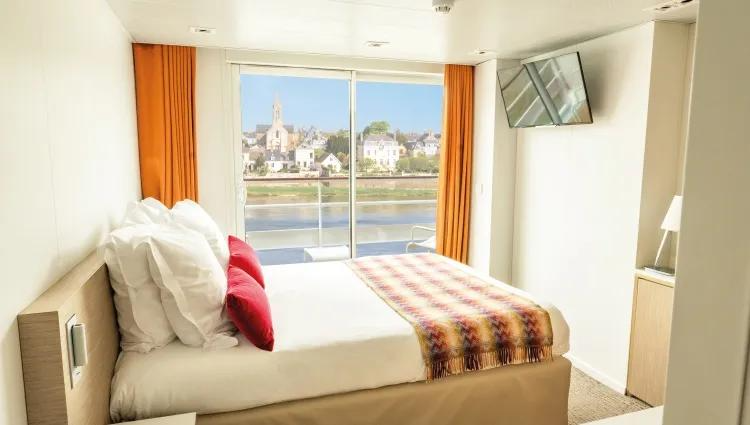 UPPER DECK 1 QUEEN BED CAT A-[A_DBL_PS]