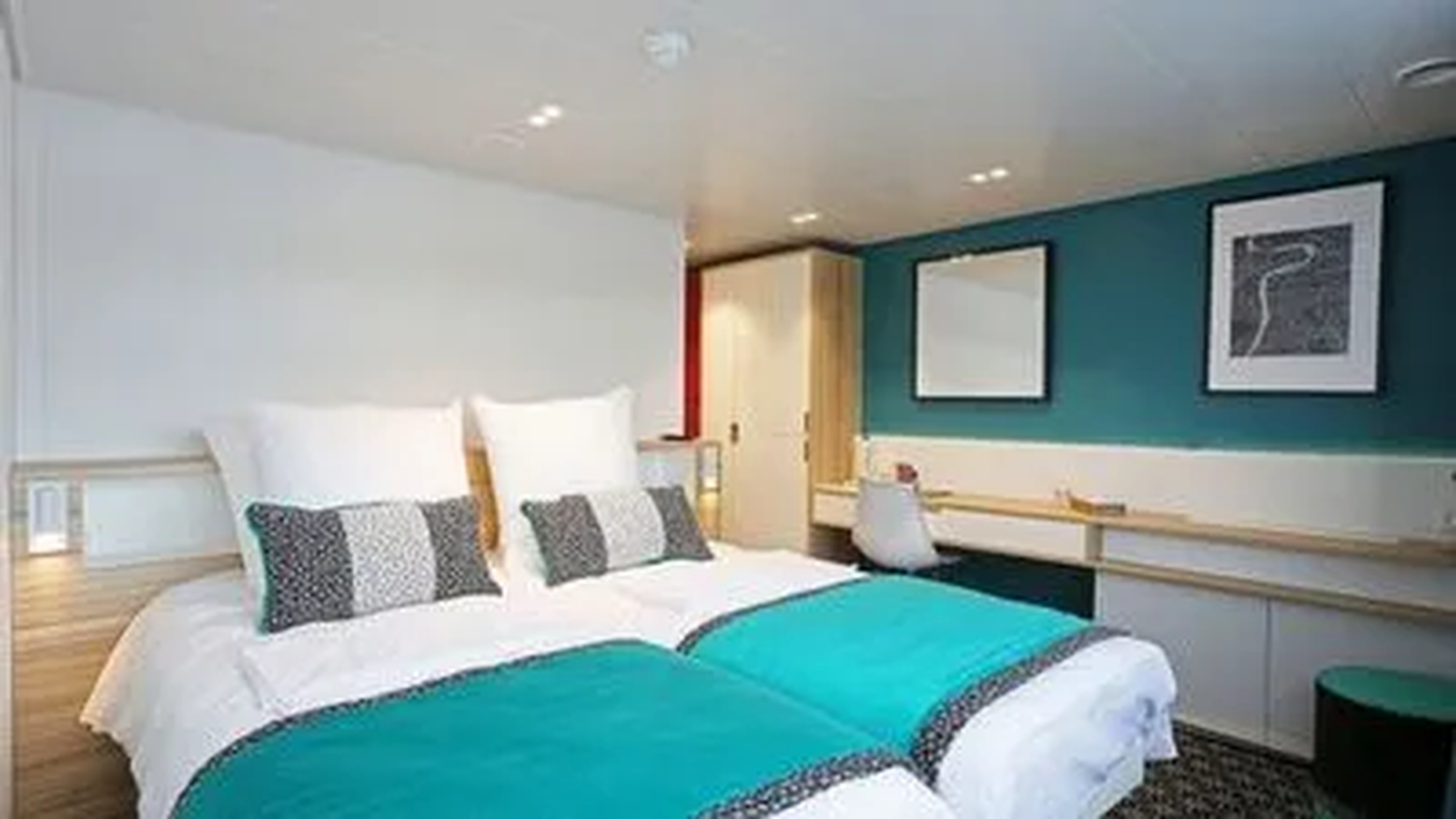 MAIN DECK 2 SEPARABLE BEDS CAT C-[C_GLS_PP]