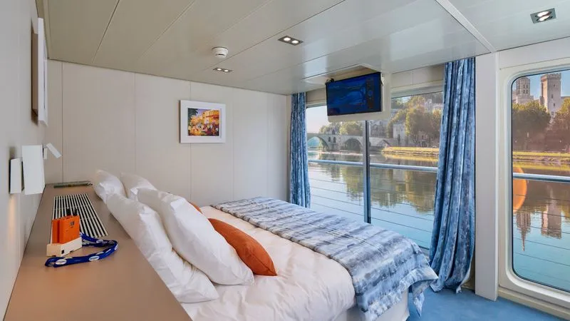 UPPER DECK 2 SEPARABLE BEDS CAT B-[B_GLS_PS]