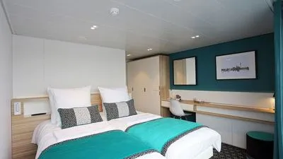 UPPER DECK 2 SEPARABLE BEDS CAT C-[C_GLS_PS]