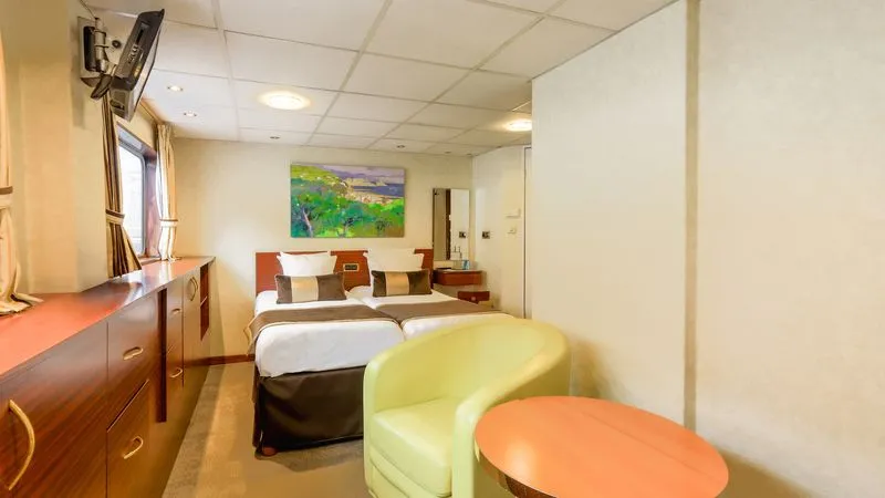 MAIN DECK 2 SEPARABLE BEDS SUITE CAT B-[B_SU2_PP]