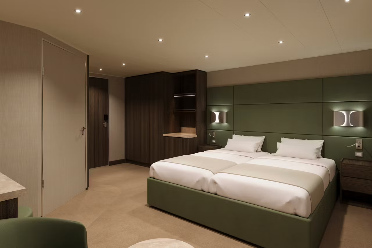 MSC YACHT CLUB INTERIOR SUITE-[YIN]