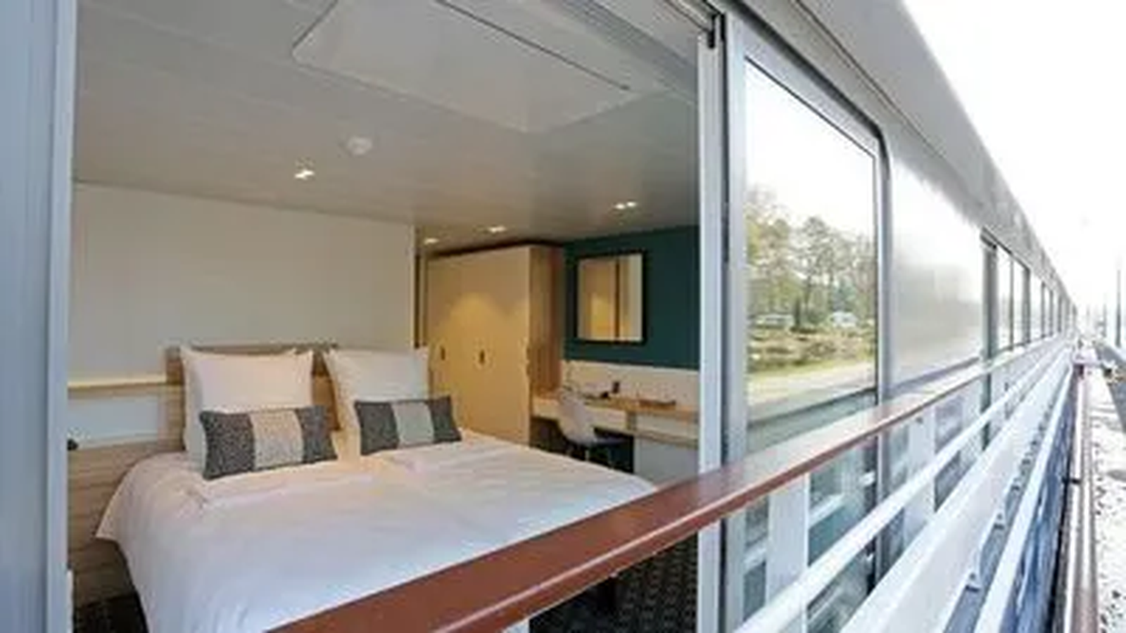 UPPER DECK 2 SEPARABLE BEDS CAT B-[B_GLS_PS]