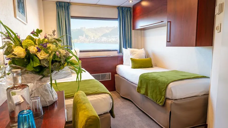 MAIN DECK 2 BEDS CAT A-[A_TWN_PP]