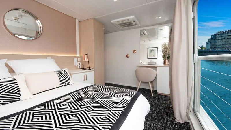 UPPER DECK 1 LARGE BED-PRM CAT B-[B_PMR_PS]