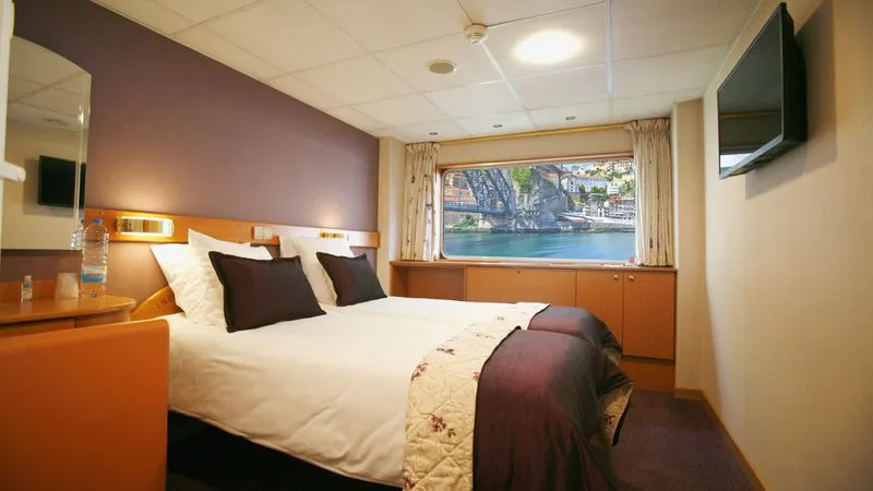 MAIN DECK 2 SEPARABLE BEDS CAT A-[A_GLS_PP]