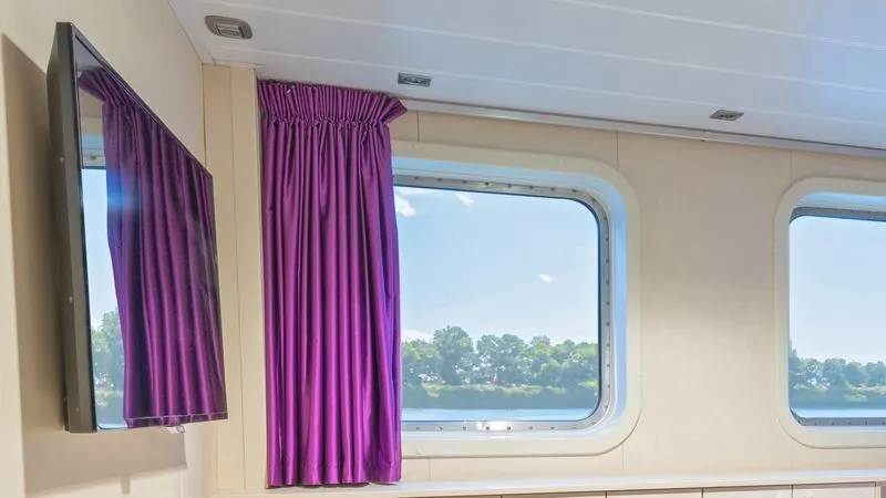 MAIN DECK 1 QUEEN BED CAT A-[A_DBL_PP]
