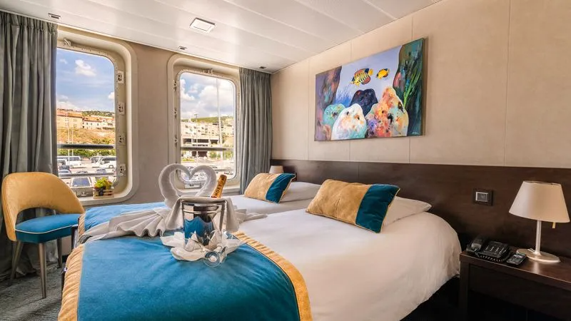 UPPER DECK 1 SINGLE BED CAT C-[C_SGL_PS]