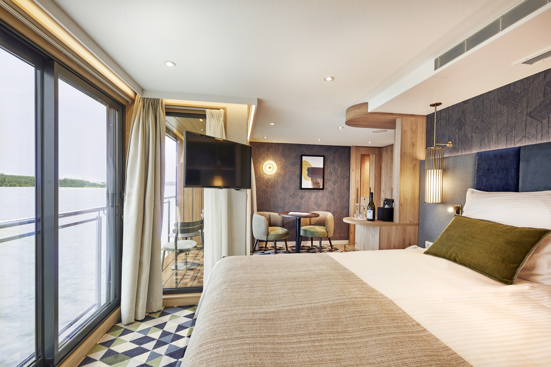 Balcony Suite – Diamond Deck-[SUD]
