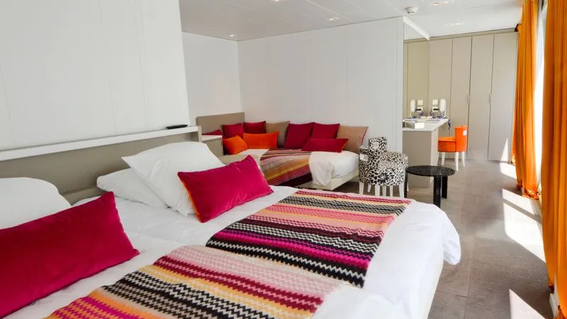 UPPER DECK 2 BEDS SUITE CAT B-[B_SU2_PS]