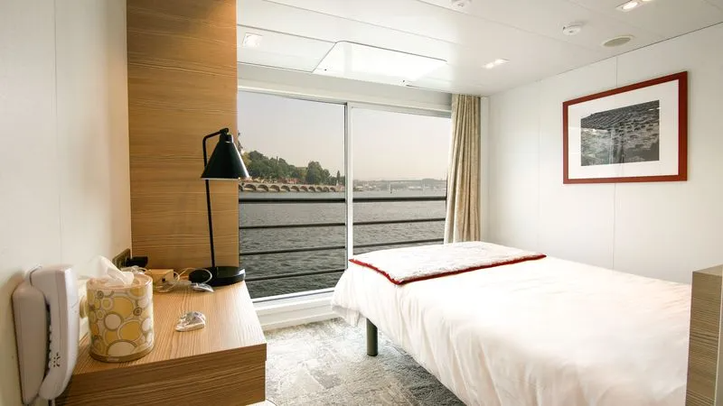 INTERMEDIATE DECK 1 LARGE BED-PRM CAT B-[B_PMR_P2]