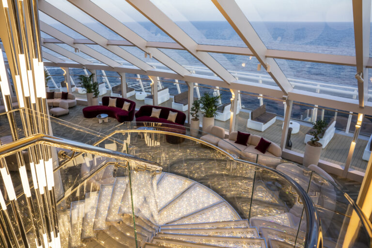 MSC World Europa, Top Sail Lounge